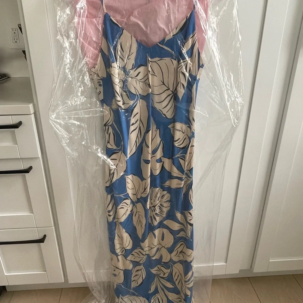Karen Kane women’s summer dress blue leaves. - Picture 2 of 4